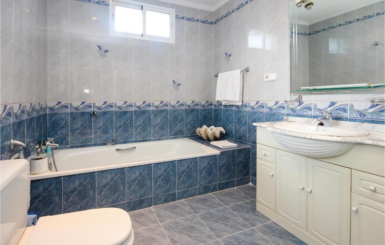 Gorgeous Apartment In Urb El Chaparral With Wifi La Cala De Mijas Luaran gambar