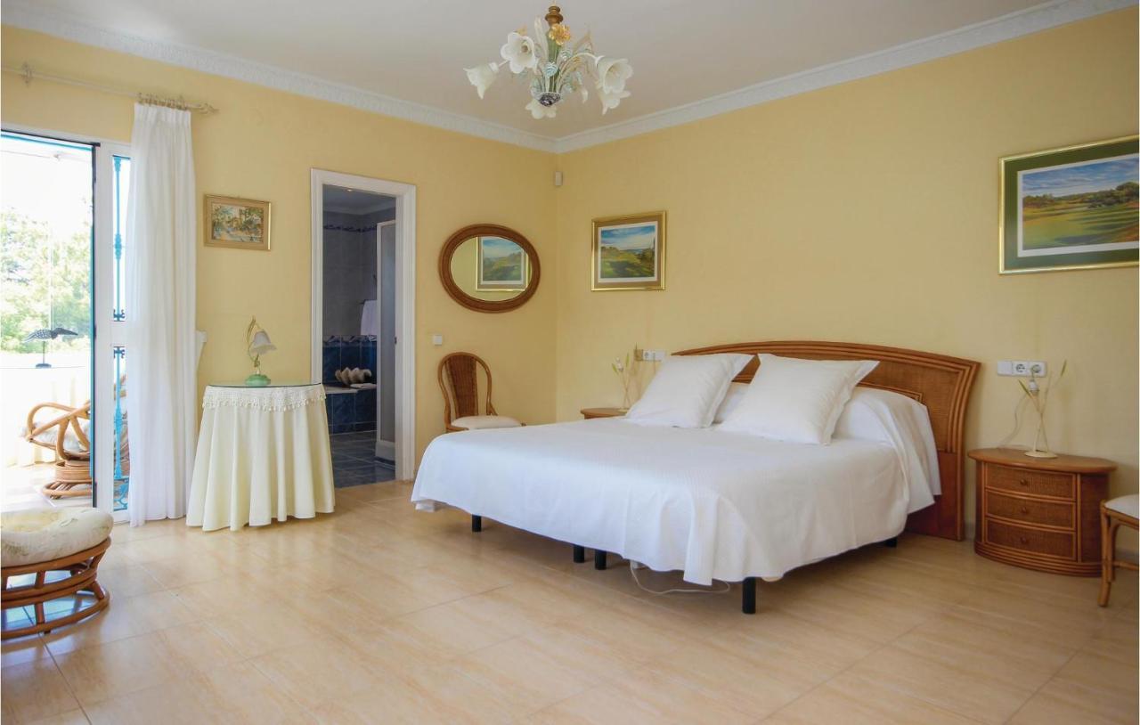 Gorgeous Apartment In Urb El Chaparral With Wifi La Cala De Mijas Luaran gambar